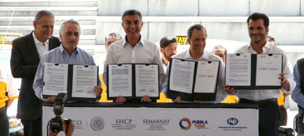 Meade y Gali firman Programa Integral de Financiamiento del Transporte Público